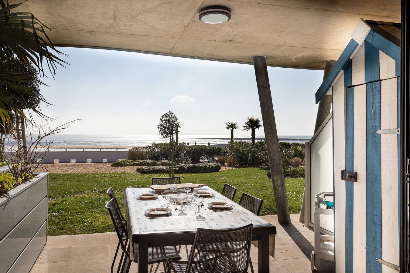 Appartement entier, Appartement 'Le Rêve' avec vue sur la mer, piscine partagée et Wi-Fi in La Tranche-sur-Mer, Vendée