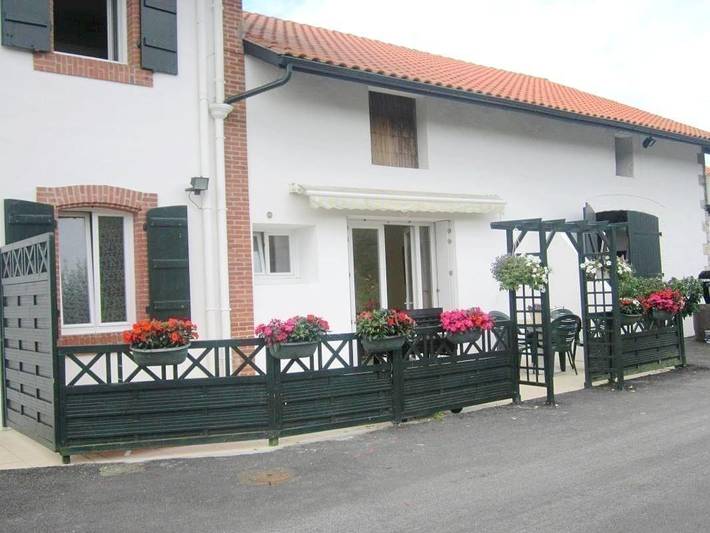 Gîte pour 5 personnes, avec Terrasse ainsi que Jardin et Vue