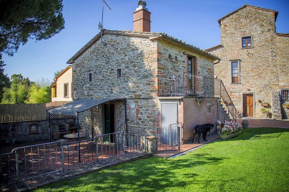 Villa Con Piscina per 6 Persone in Arezzo, Casentino