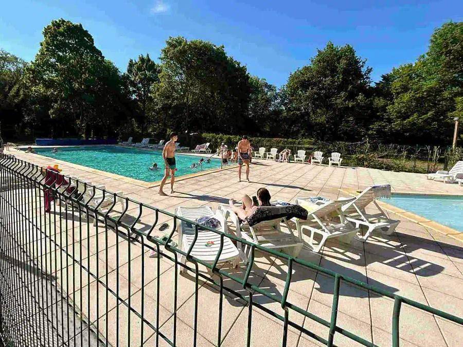 Camping La Vallée des Vignes - Mobilhome 6 personas - Mobil Home Aqua 3bed 6pers Terraza Semicubierta Tv in Concourson-sur-Layon, Valle del Loira