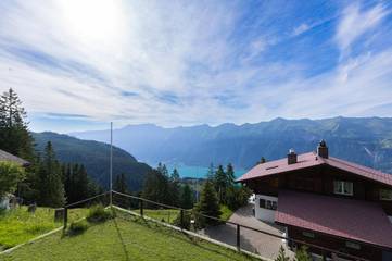 Gîte pour 5 personnes, avec vue sur le lac ainsi que vue et jardin dans Axalp