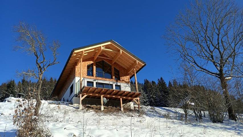 Gîte pour 6 personnes, avec jardin et piscine à Gaming