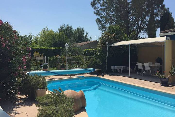Appartement de vacances pour 4 personnes, avec piscine et jardin, animaux acceptés à L'Isle-sur-la-Sorgue