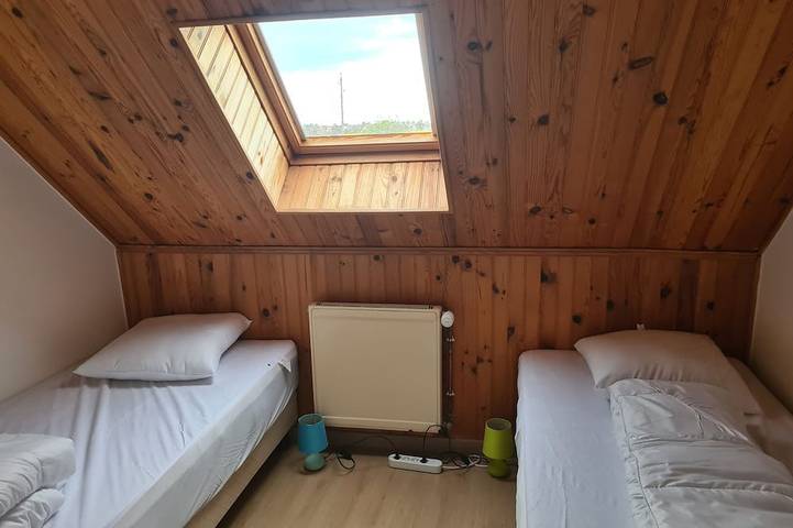 Grande maison bords de mer 20 personnes avec balnéo jardin et cabane de plage in Bernières-sur-Mer, Région de Caen