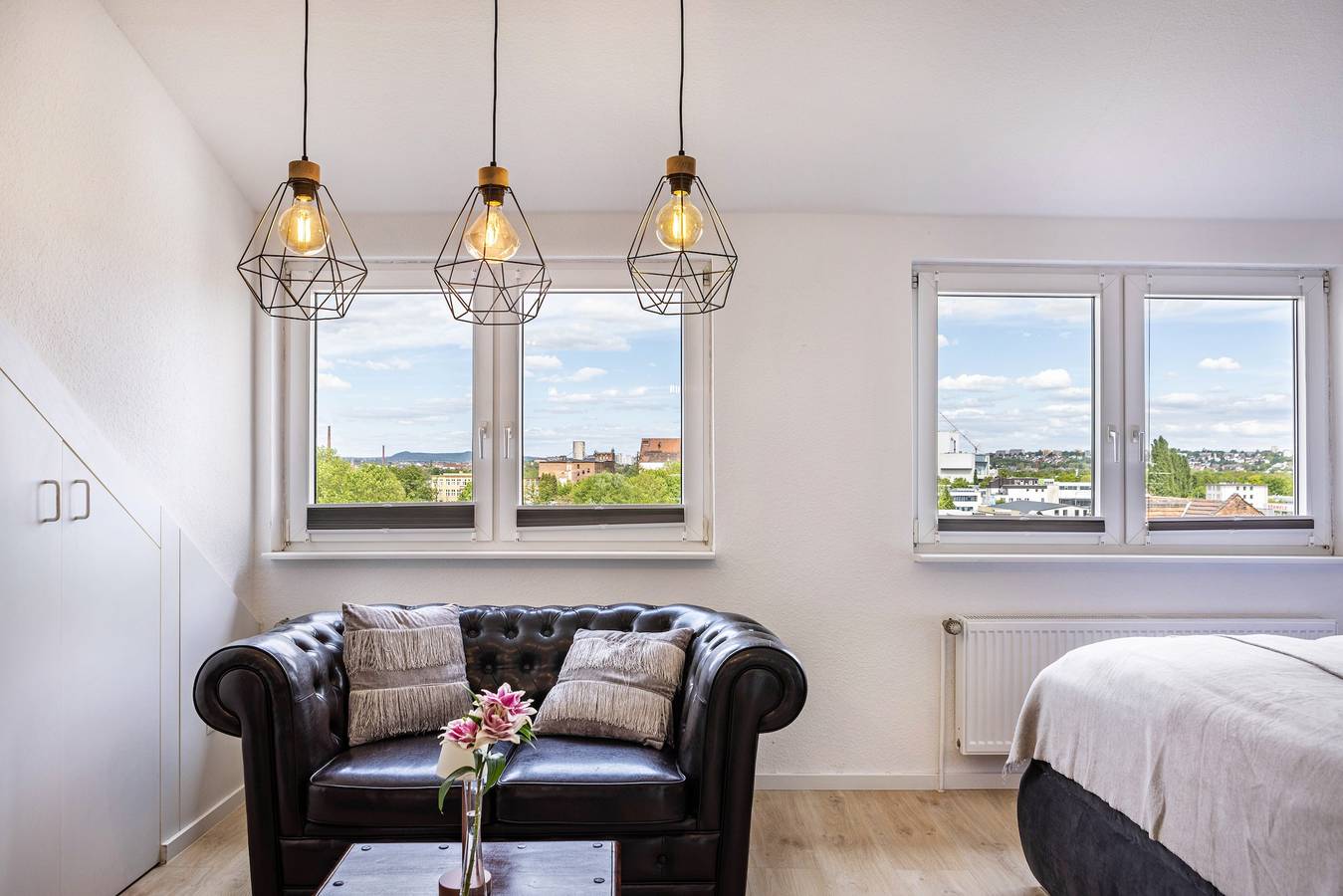 Ganze Wohnung, Ferienwohnung 'Grimms Suite' mit Balkon, Wi-Fi und Klimaanlage in Kassel, Hessisches Bergland