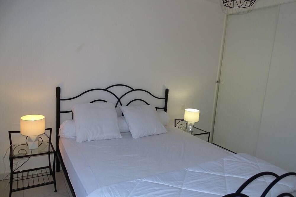 Appartement entier, Appartement pour 5 pers, piscine, internet, proche plage et commerces à pied in Agay, Saint-Raphaël