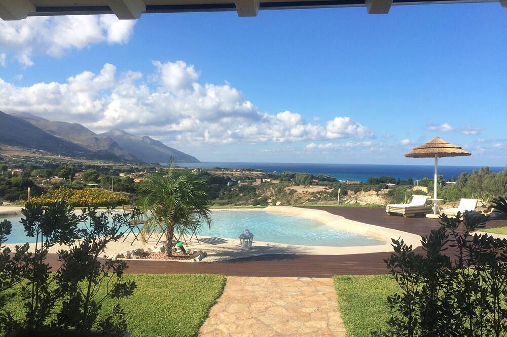 Villa panoramica con lussuosa piscina privata ad uso esclusivo con vista mare in Castellammare del Golfo, Provincia di Trapani