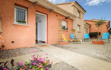 Gîte pour 6 personnes, avec jardin et piscine dans Prunete