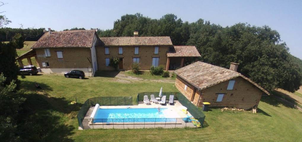 Gîte pour 7 personnes, avec piscine ainsi que terrasse et jardin - 1