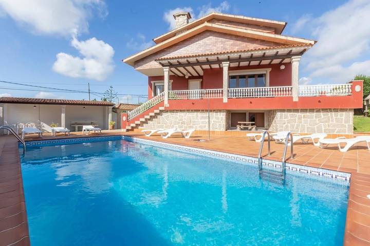 Casa rural para 13 personas, con vistas y piscina además de jardín y terraza en Sanxenxo - 2