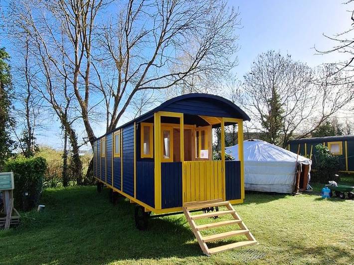 Camping Les Dis Village Insolite - Unterkunft 4 personen - Zigeunerwagen 4 Personen max in Saint-Benoît-des-Ondes, Mont-Saint-Michel-Bucht