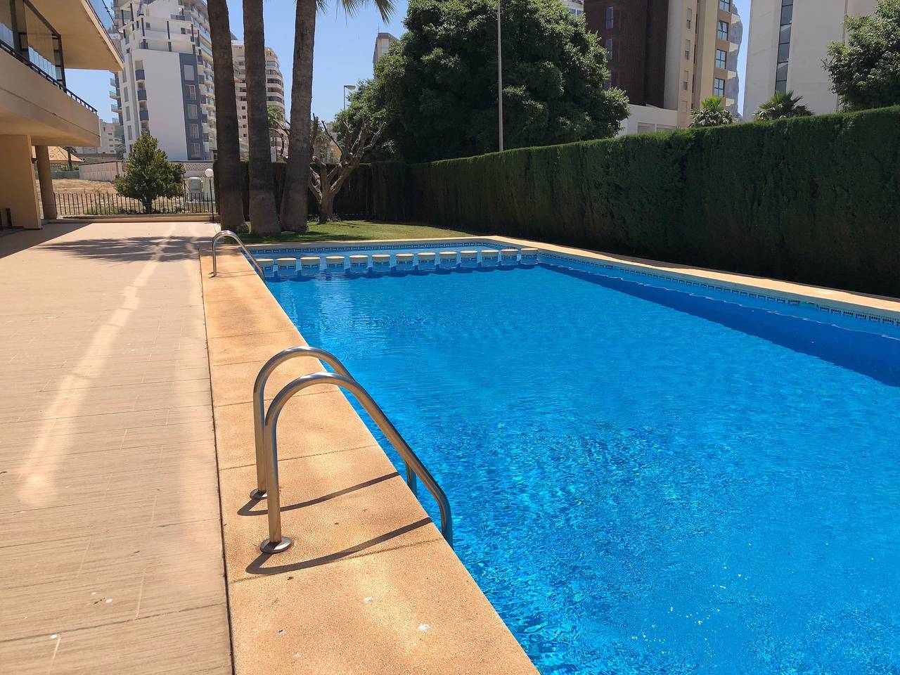 Ganze Wohnung, Ferienwohnung 'Vista Del Mar' mit Gemeinschaftspool, privater Terrasse und Wi-Fi in Calpe, Costa Blanca