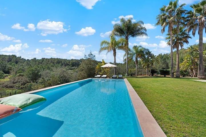 Casa de vacaciones para 8 personas, con piscina y jacuzzi en Sant Antoni de Portmany