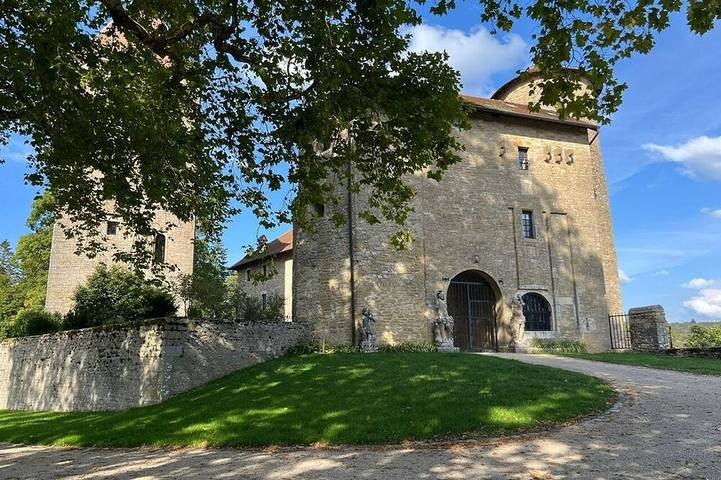 Château pour 19 personnes dans le Jura