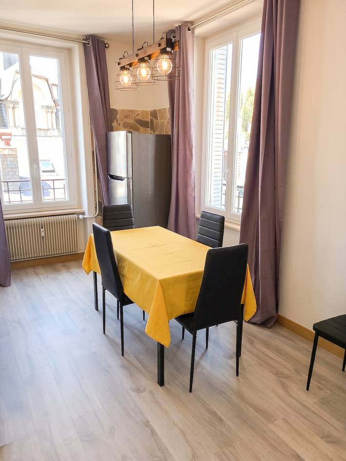 Gîte pour 4 personnes, avec Balcon/Terrasse et Jardin dans Parc Fenestre