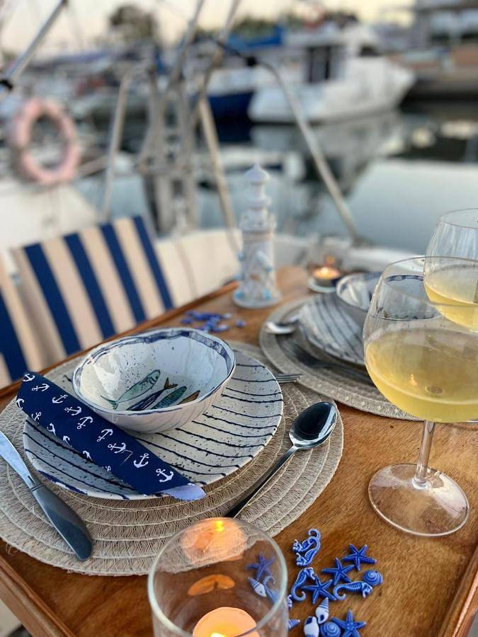 Barco para 3 personas, con vistas y jardín, Se admiten mascotas - 1