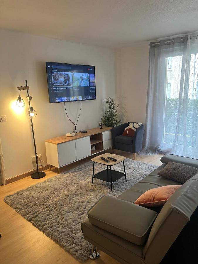 Appartement entier, Two-Bedroom Apartment in Sarcelles, Val-d'Oise