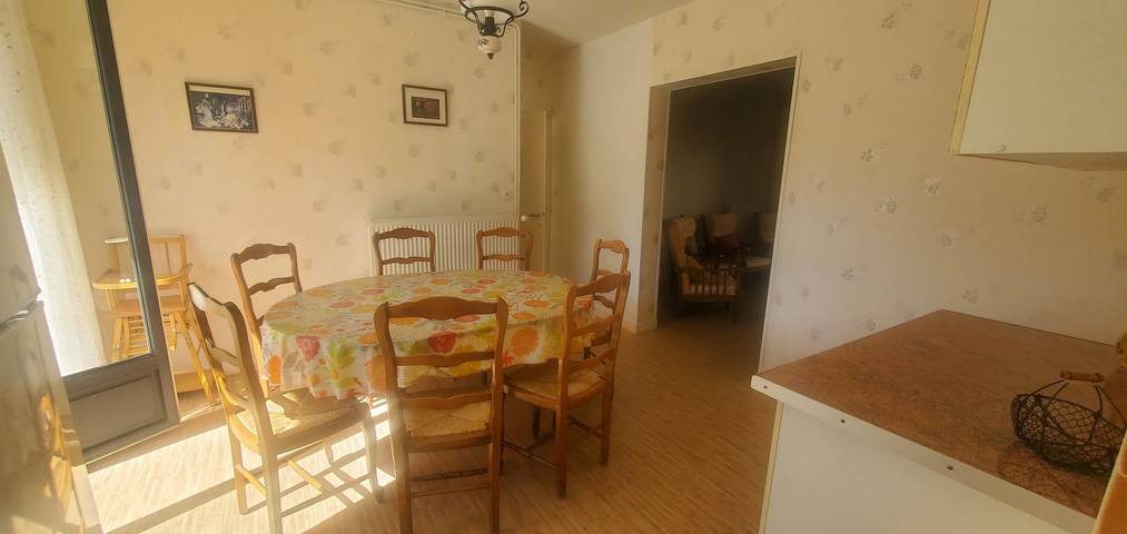 Location de vacances pour 8 personnes, avec jardin à Murol - 4