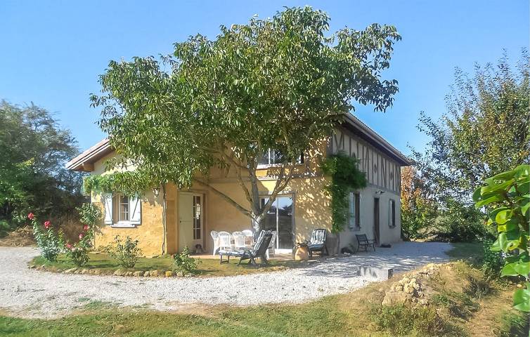 Reizende 2-Zimmer-Wohnung mit Pool und Garten in der Nähe von Betcave-Aguin in Simorre, Gers