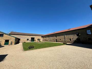 Gîte pour 15 personnes, animaux acceptés dans Tournes