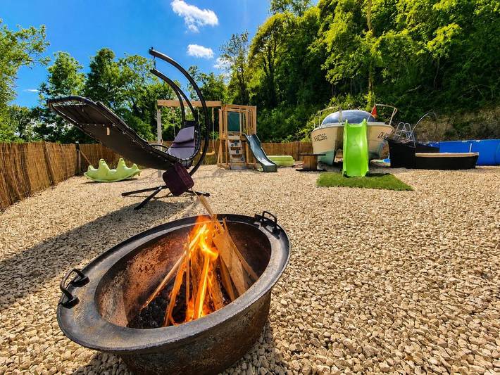 Gîte pour 4 personnes, avec Terrasse et Jardin ainsi que Vue sur le lac et Vue à Tosny