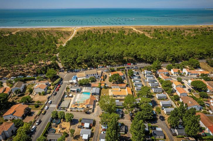 Mobil home pour 4 personnes, avec bassin pour enfant dans Plage des Chardons