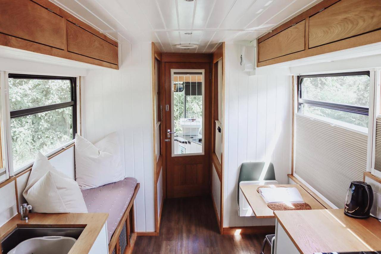 Relaxing retreat for 2 on beautiful converted bus in Levaré, Mayenne
