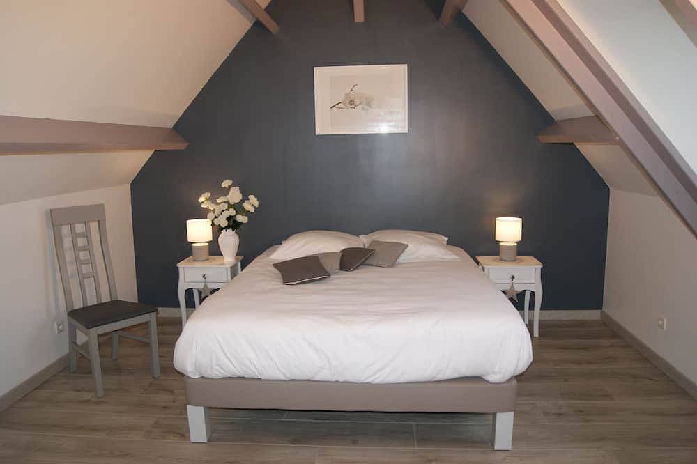 Villa des Eaux ouies, maison de charme avec piscine chauffée pour 14 personnes in Cuigy-en-Bray, Oise