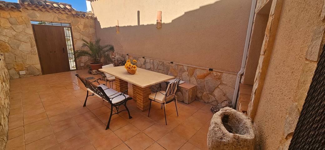 Casa Turística Los Girasoles – Charmantes Ferienhaus in ländlicher Umgebung in Villarejo de Fuentes, Comarca de la Mancha