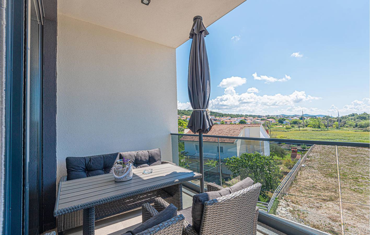 Cały apartament wypoczynkowy, Apartament wakacyjny dla 3 osób z taras in Tisno, Murter (wyspa)
