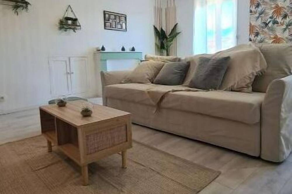 Entire apartment, Cocoon In The Heart Of The City in Prades, Prades region
