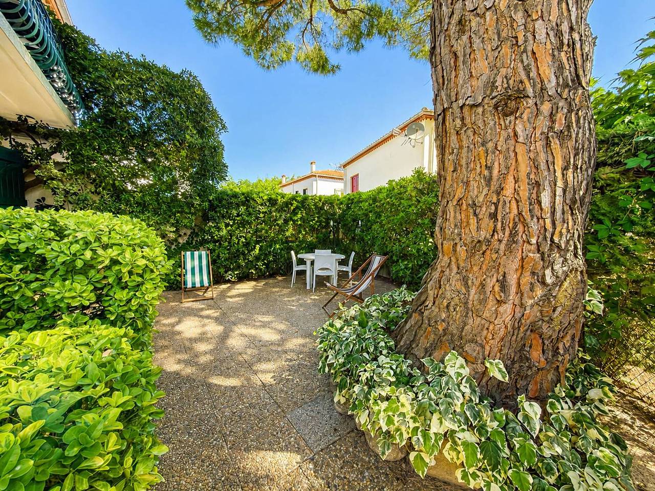 Appartamento intero, Ground Floor T2 Apartment, 100m from Beach, Terrace, Sleeps 4 - Argelès-sur-Mer in La Côte Vermeille, Argelès-sur-Mer