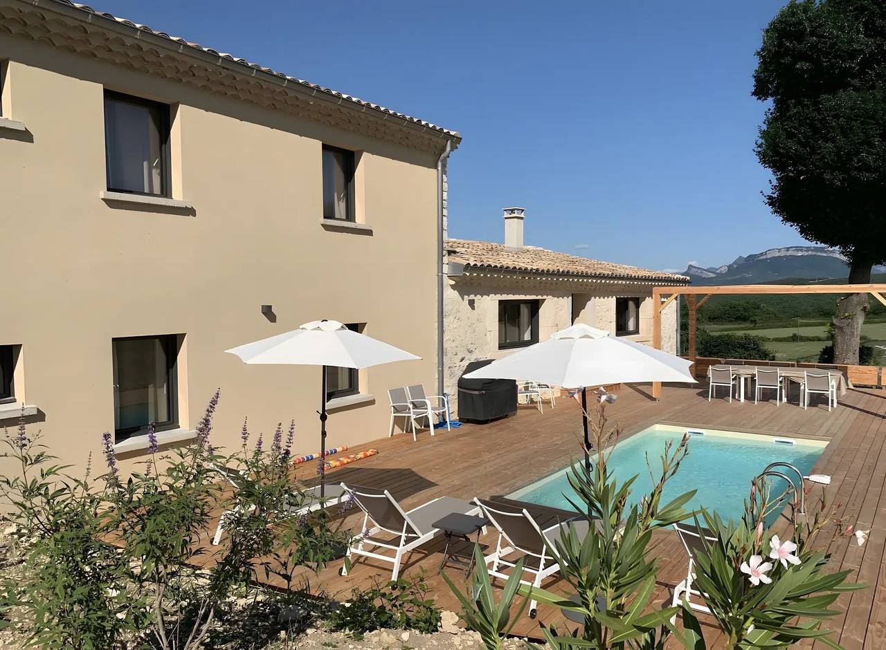 Maison de vacances 'Chant d'Étoile' avec piscine privée, climatisation in La Roche-sur-Grane, Région de Die