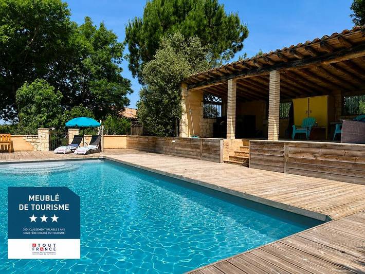 Location de vacances pour 12 personnes, avec Terrasse et Jardin ainsi que Piscine et Vue à Grateloup-Saint-Gayrand