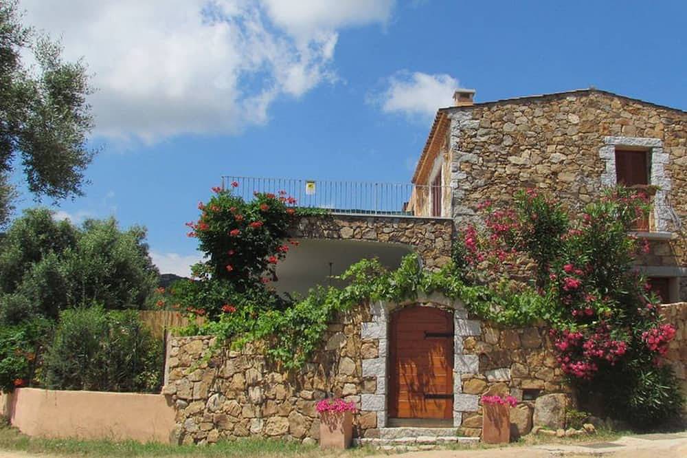 Lu Fraili - Villa Maripia in der Nähe des Meeres mit wunderschönem Meerblick. in Lu Fraili di Sopra, San Teodoro