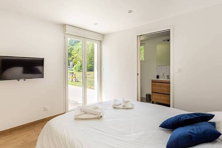 Location de vacances pour 8 personnes, avec jacuzzi et jardin à Crécy-la-Chapelle - 3