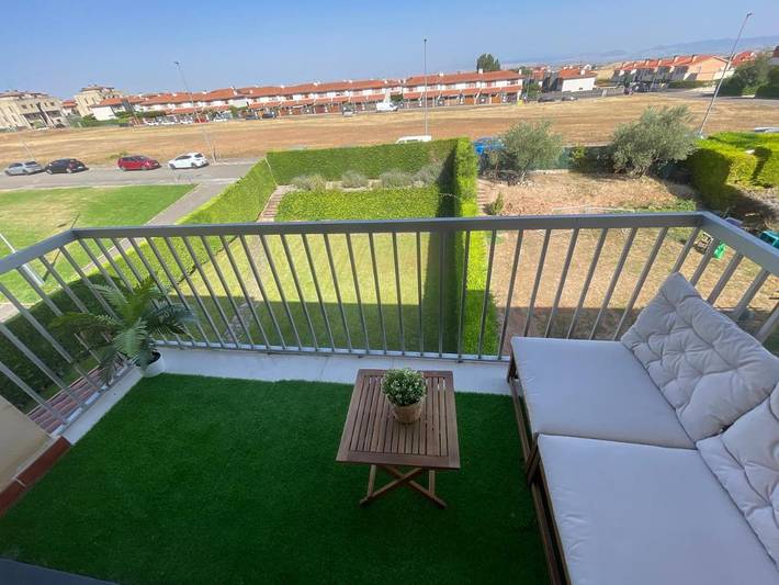 Apartamento de vacaciones para 4 personas, con vistas además de piscina y terraza - 1