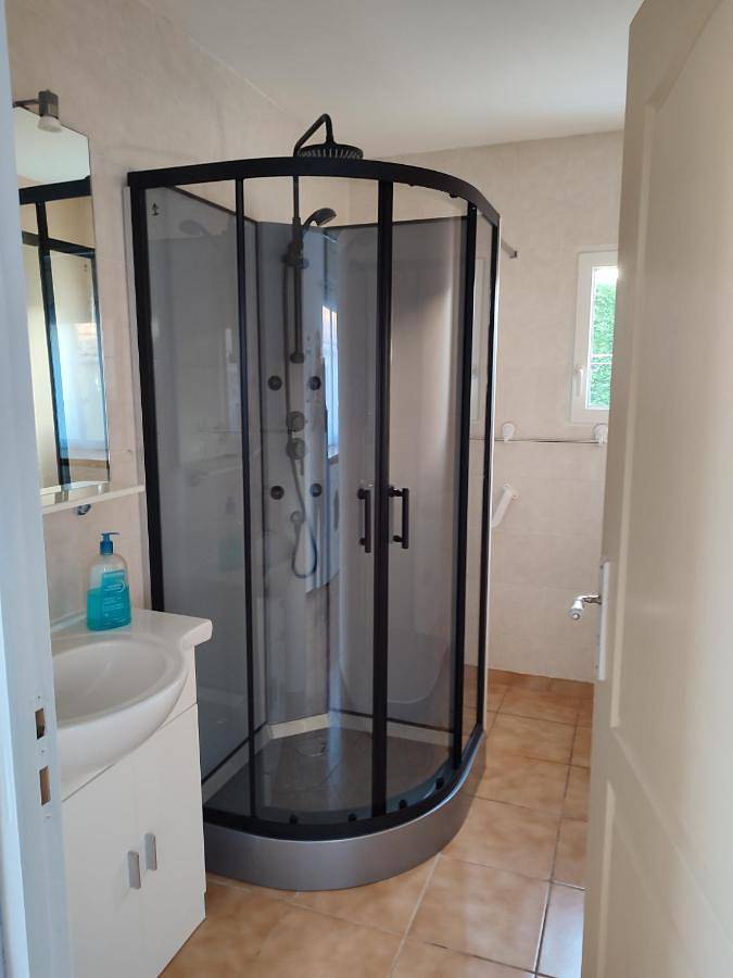 Gîte pour 4 personnes, avec terrasse à Aiguillon - 3