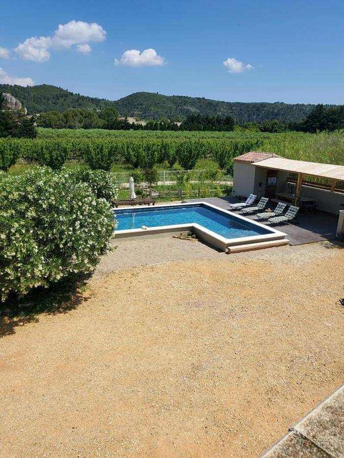 Gîte pour 10 personnes, avec piscine et jardin à Boulbon - 3