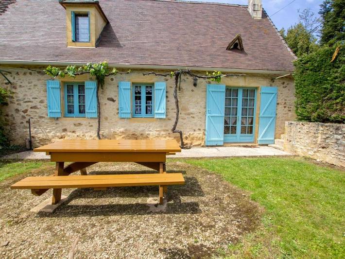 Gîte pour 4 personnes, avec jardin ainsi que terrasse et jacuzzi à Saint-Avit-Rivière