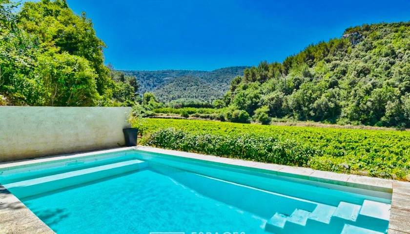Chalet para 9 personas, con jardín además de vistas y piscina - 1