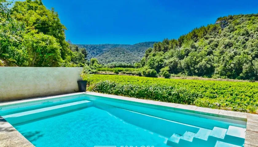 Chalet para 9 personas, con jardín además de vistas y piscina - 1