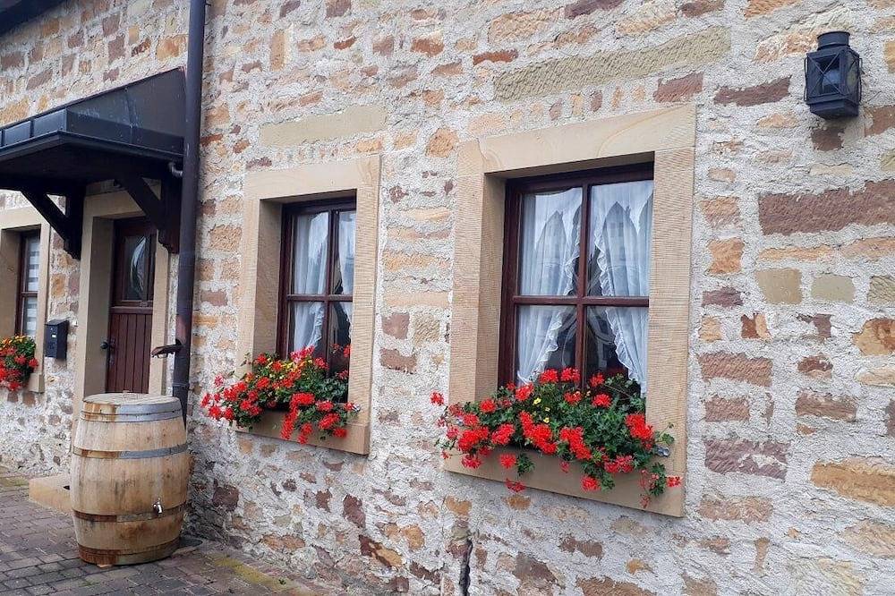 \"Die Ferienwohnung ist eigentlich ein Ferienhaus oder Ferienapartment. in Prichsenstadt, Fränkisches Weinland