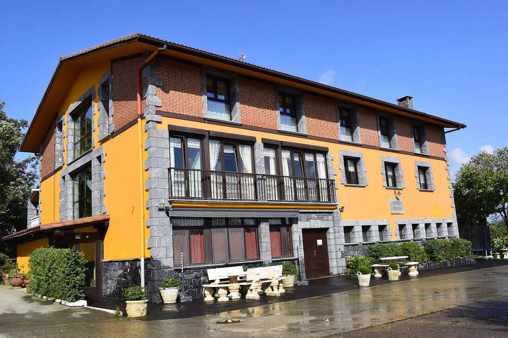 Casa rural  Caserío Ibarrola Txiki para 12 personas. in Usúrbil, Guipúzcoa