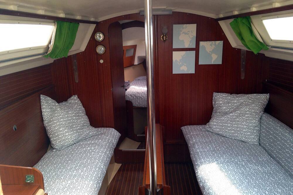 Segelschiff am Kai Insel Porquerolles in Hyeres, Porquerolles