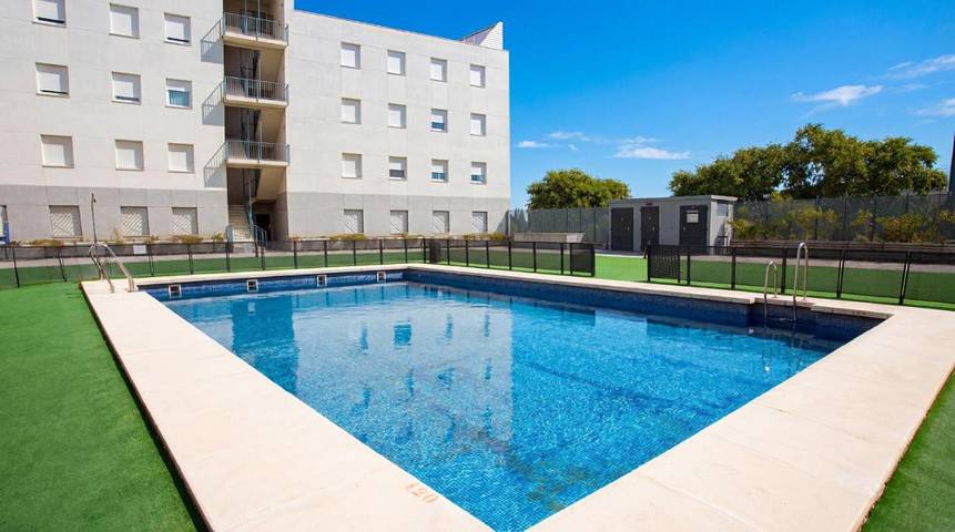 Apartamento para 10 personas, con terraza y piscina en Bormujos