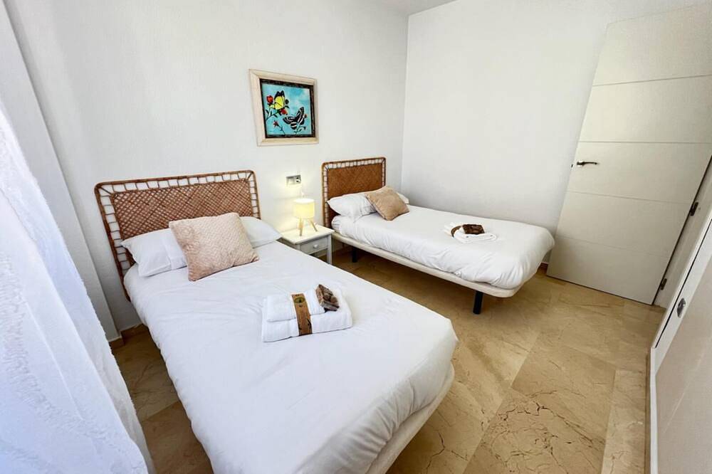 Entire apartment, Pushe Village Albolote Business & Culture in Albolote, Granada Province