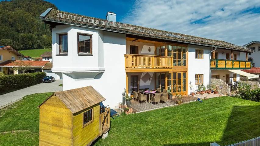 Ferienhaus für 8 Personen, mit Terrasse und Garten
