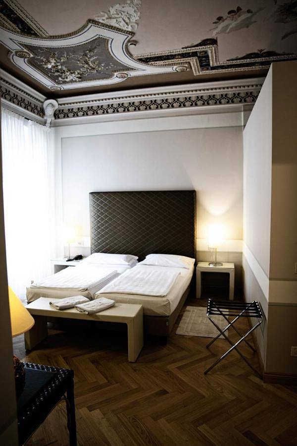 Hôtel pour 2 personnes, avec jacuzzi et jardin ainsi que sauna et piscine, animaux acceptés à Gargnano - 4