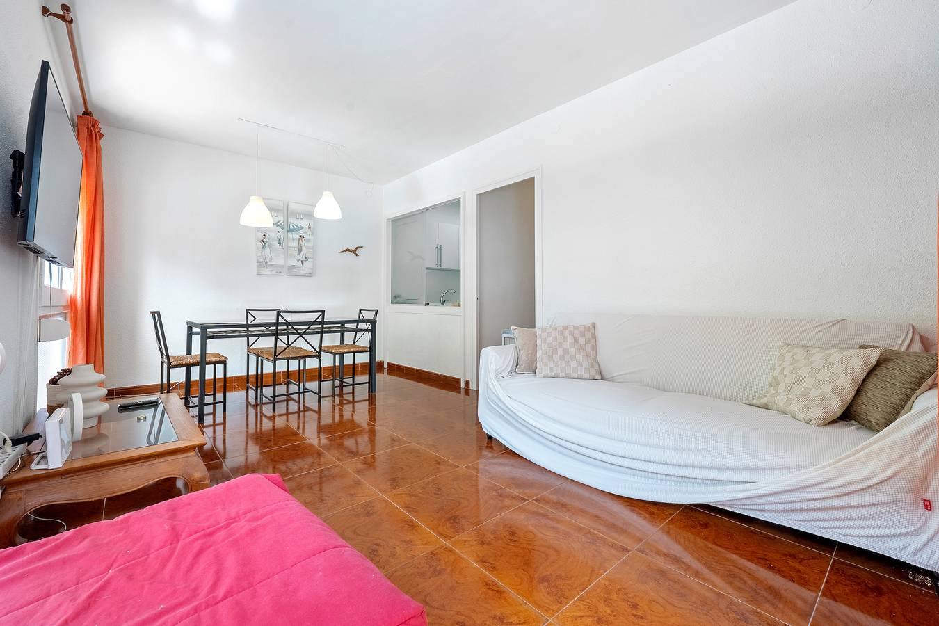 Entire apartment, Apartment 'Segur De Calafell' 50m Del Mar in Calafell, Costa Dorada